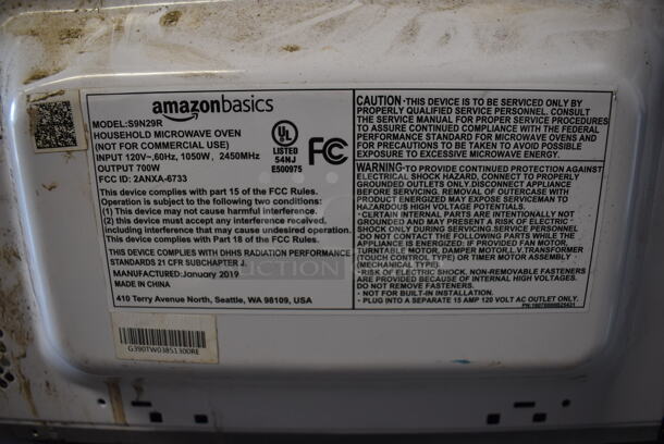 Amazon Basics S9N29R Metal Countertop Microwave Oven w/ Plate. 120 Volts, 1 Phase. 17x13x10 - Image 5 of 5