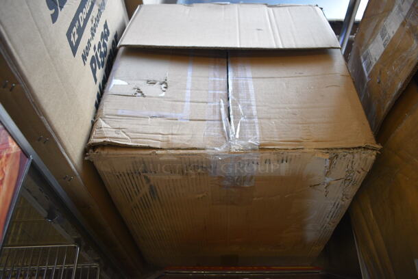 BRAND NEW IN BOX! Avantco HDS-175 Stainless Steel Commercial Countertop 175 Dog / 40 Bun Hot Dog Steamer. 120 Volts, 1 Phase. 13.5x16x20. Tested and Working! - Image 6 of 7