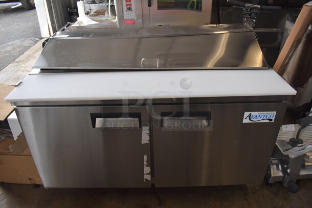 BRAND NEW SCRATCH AND DENT! Avantco 178APT60HC Stainless Steel Commercial Sandwich Salad Prep Table Bain Marie Mega Top on Commercial Casters. 115 Volts, 1 Phase. 60.5x30.5x42. Tested and Working!
