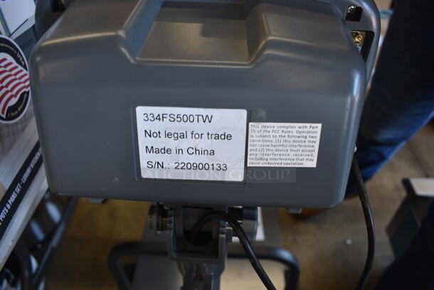 BRAND NEW IN BOX! AvaWeigh 334FS500TW Metal Commercial Floor Style 500 Pound Capacity Digital Receiving Scale with Tower Display - Missing AC Adapter. 19x28x38. Tested and Working! - Image 8 of 8