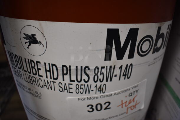 ALL ONE MONEY! Tier Lot of Various Items Including Plastic Lids - Image 5 of 5