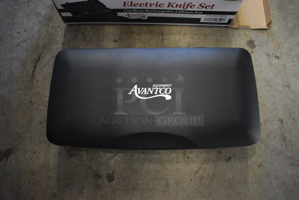 LIKE NEW! Avantco 177ELECKNIFE Cordless Rechargeable Lithium Ion Electric Knife Set with Storage Case. Tested and Working! - Image 5 of 6