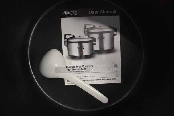 BRANDS NEW IN BOX! Avantco 177RW92 Stainless Steel Commercial Countertop 92 Cup Sealed Electric Rice Warmer. 115 Volts, 1 Phase. 19x15x15. Tested and Working! - Image 6 of 7