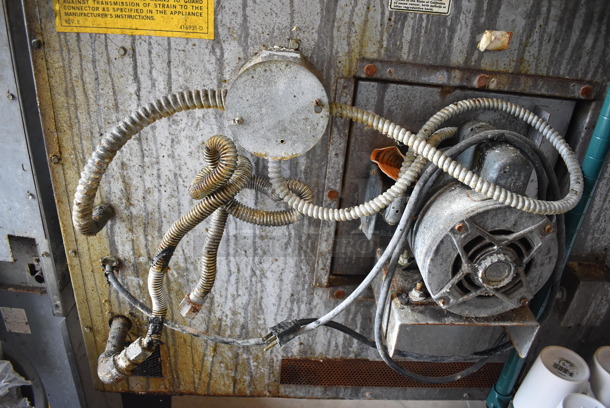 Hobart Stainless Steel Commercial Natural Gas Powered Full Size Convection Oven w/ View Through Doors, Metal Oven Racks and Thermostatic Controls on Metal Legs. 40x32x58 - Image 5 of 6