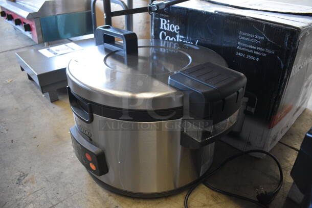 BRANDS NEW IN BOX! Avantco 177RCSA90 Stainless Steel Commercial Countertop 90 Cup Sealed Electric Rice Warmer. 240 Volts, 1 Phase. 22x18x18. Tested and Working! - Image 2 of 7