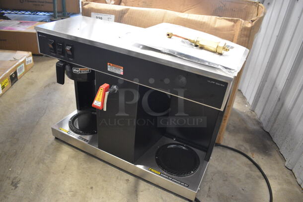 LIKE NEW! 2022 Bunn VLPF Stainless Steel Commercial Automatic Coffee Brewer with Two Lower Warmers and Poly Brew Basket. Used a Few Times at Trade Show as a Demonstration. 120 Volts, 1 Phase. 23.5x8x17. Tested and Working! - Image 2 of 8