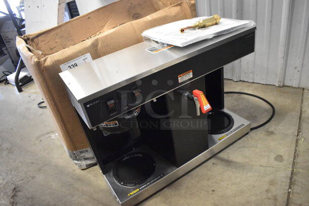 LIKE NEW! 2022 Bunn VLPF Stainless Steel Commercial Automatic Coffee Brewer with Two Lower Warmers and Poly Brew Basket. Used a Few Times at Trade Show as a Demonstration. 120 Volts, 1 Phase. 23.5x8x17. Tested and Working! - Image 3 of 8
