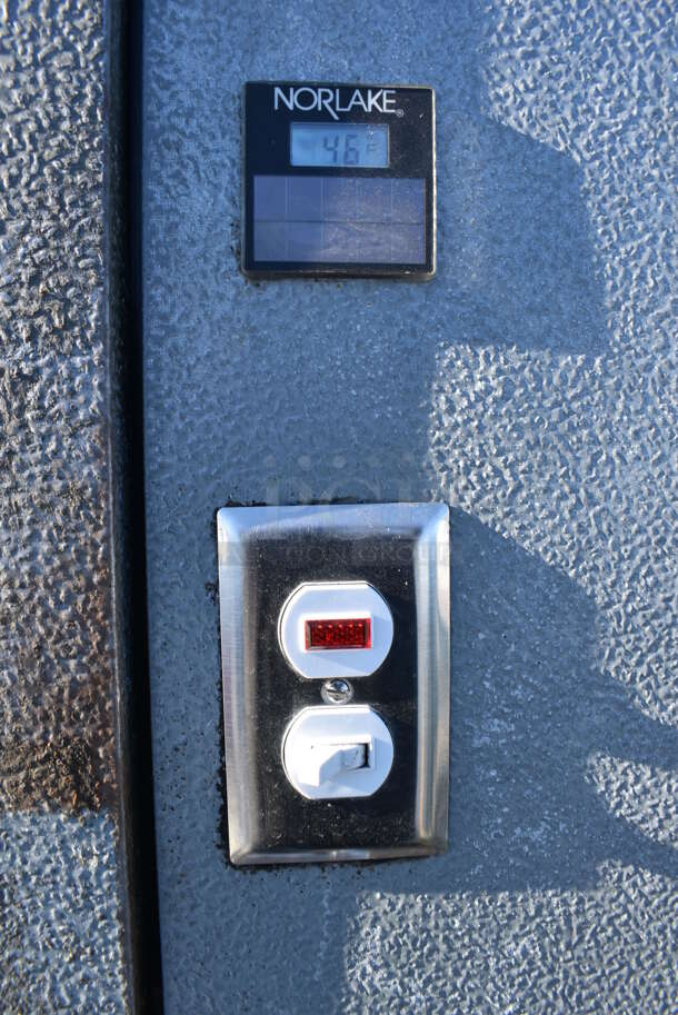 Norlake 6'x6'x6.5' SELF CONTAINED Walk In Cooler Box w/ Floor, Copeland KAMB-007E-CAV-800 208-230 Volt, 1 Phase Compressor and Norlake Condenser. Picture of the Unit Before Removal Is Included In the Listing. - Image 5 of 12