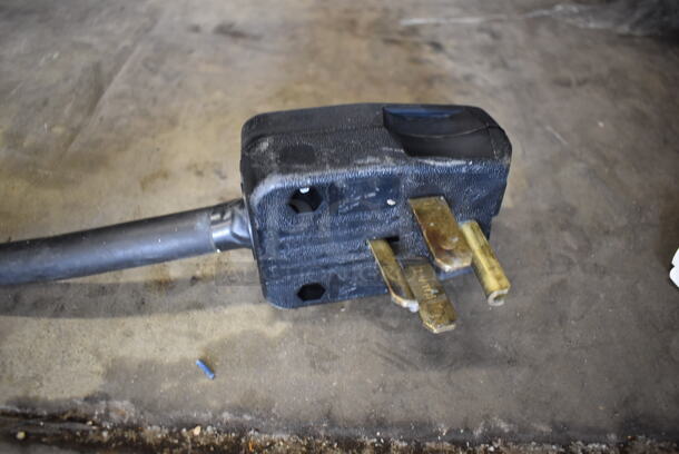 Grindmaster P-400E Stainless Steel Commercial Countertop Coffee Machine w/ Hot Water Dispenser and 2 Stainless Steel Beverage Holder Dispensers. 120/208-240 Volts, 1 Phase. 18x24x29.5 - Image 6 of 7