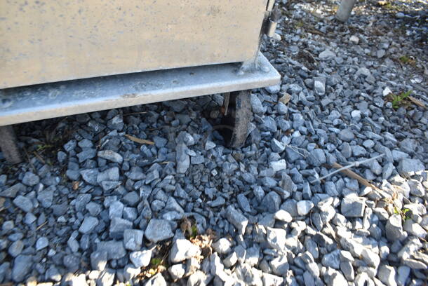 Lockwood Metal Commercial Enclosed Pan Transport Rack. 17.5x22x59 - Image 8 of 8