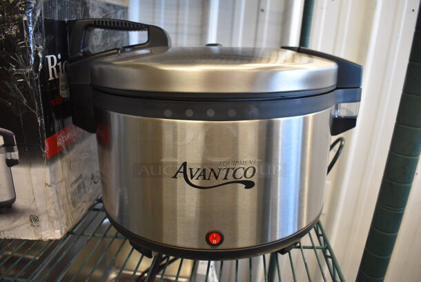 LIKE NEW! Avantco 177RW60 Stainless Steel Commercial Countertop 60 Cup Sealed Electric Rice Warmer. Unit Has Only Been Used a Few Times! 120 Volts, 1 Phase. 18x14x13. Tested and Working!