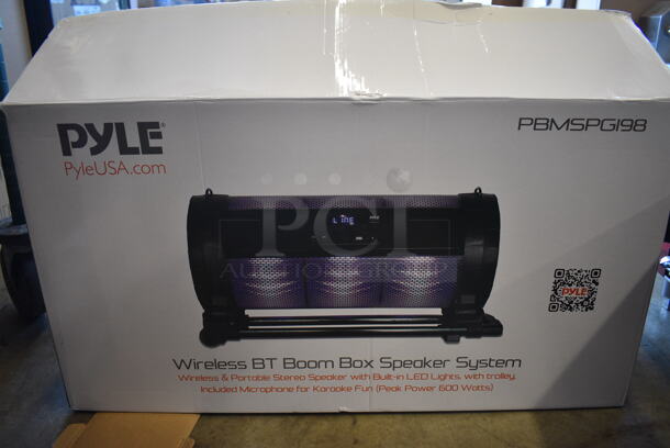 BRAND NEW SCRATCH AND DENT! Pyle PBMSPGI98 Wireless BT Boom Box Speaker System