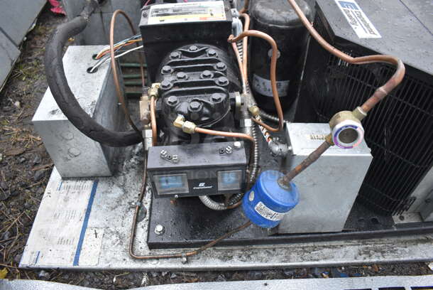 Norlake 6'x6'x6.5' SELF CONTAINED Walk In Cooler Box w/ Floor, Copeland KAMB-007E-CAV-800 208-230 Volt, 1 Phase Compressor and Norlake Condenser. Picture of the Unit Before Removal Is Included In the Listing. - Image 9 of 12