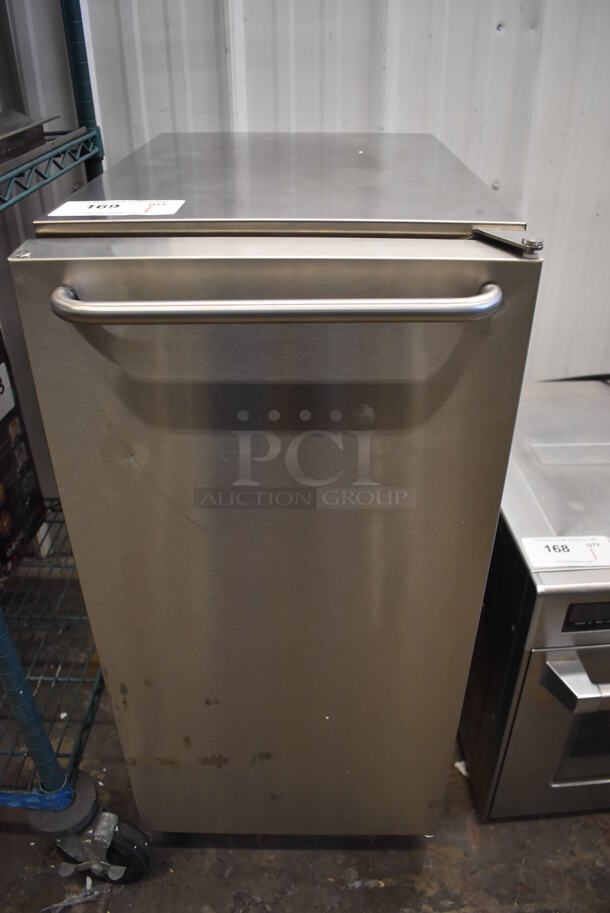 BRAND NEW SCRATCH AND DENT! Scotsman CU50 Stainless Steel Commercial Self Contained Undercounter Self Contained Gourmet Cube Ice Machine. 15x24x33.5. Tested and Working!
