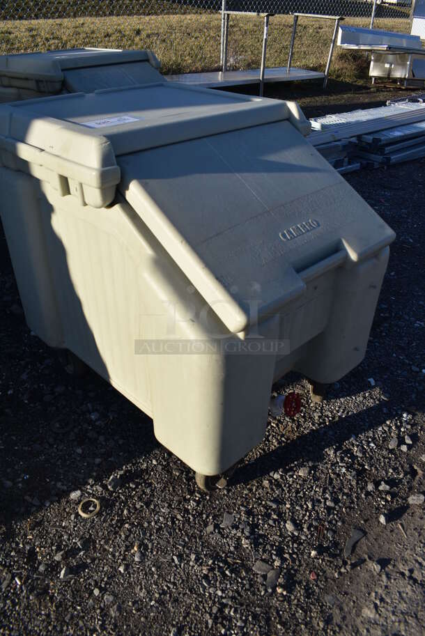 Cambro Poly Portable Ice Bin on Commercial Casters. 23x32x29 - Image 3 of 6