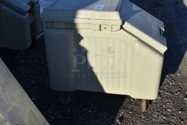 Cambro Poly Portable Ice Bin on Commercial Casters. 23x32x29 - Image 4 of 6