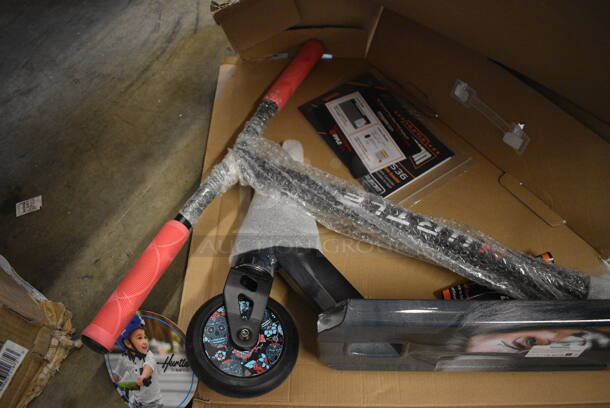 BRAND NEW SCRATCH AND DENT! Pyle Hurtun15 Stunt Scooter.  - Image 5 of 6