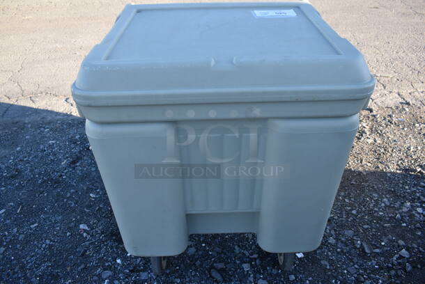 Cambro Poly Portable Ice Bin on Commercial Casters. 23x32x29 - Image 5 of 5