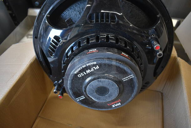 BRAND NEW SCRATCH AND DENT! Pyle Power PLPW15D 15" Subwoofer. 15.5x15.5x6 - Image 6 of 9