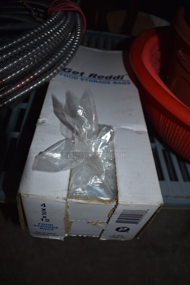 ALL ONE MONEY! Tier Lot of Various Items Including Poly Bowls and Wire - Image 6 of 7