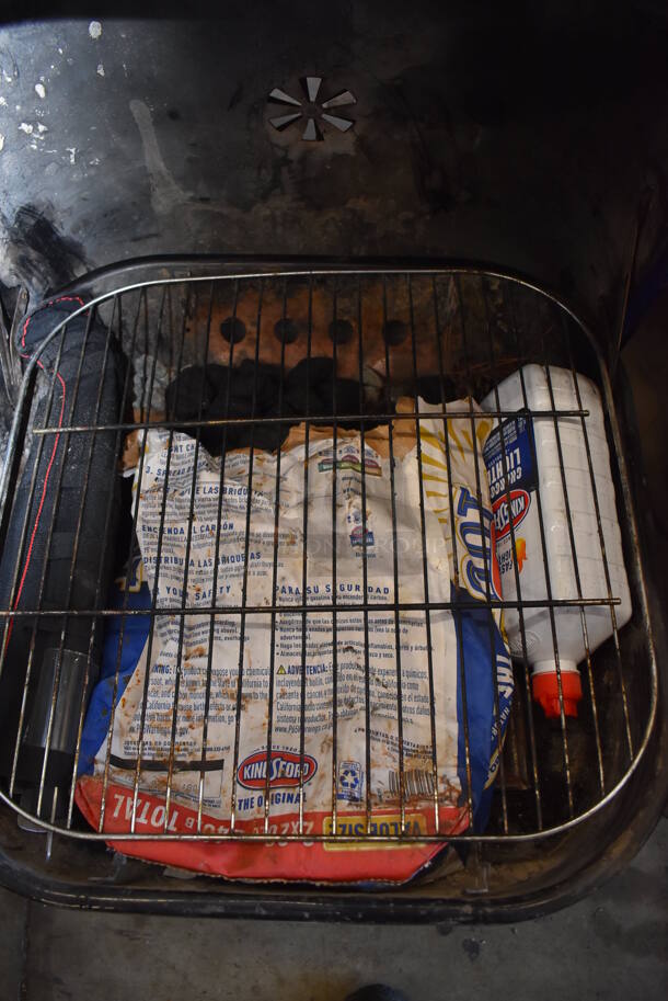 Blue and Black Metal Floor Style Grill. 21x24x30 - Image 5 of 5