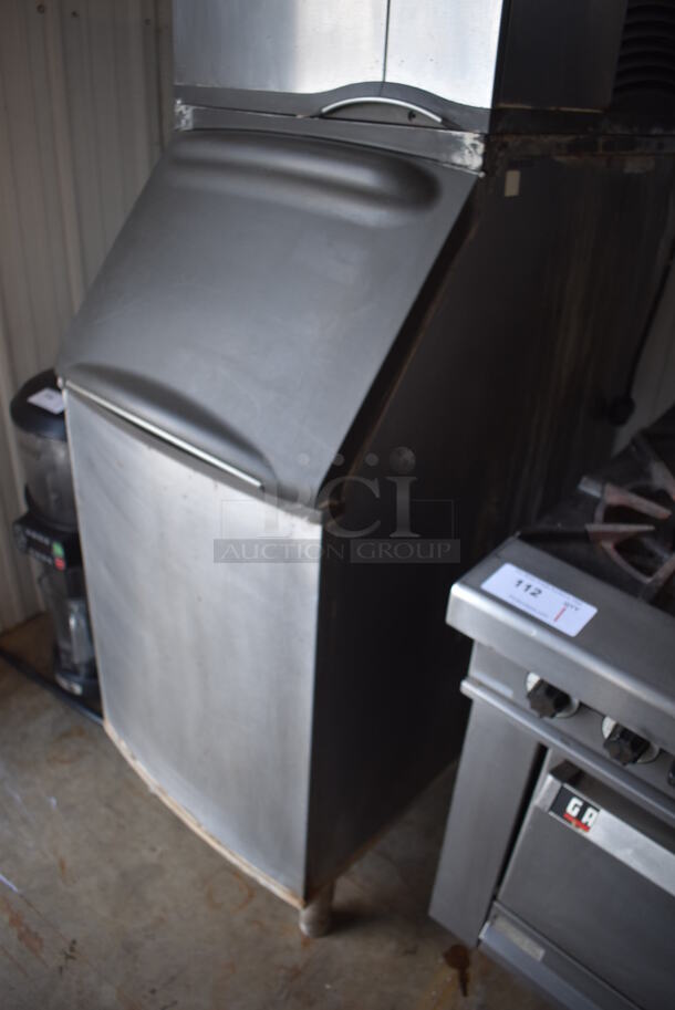 Manitowoc SY0324A Stainless Steel Commercial Ice Machine Head on Manitowoc B420 Commercial Ice Bin. 115 Volts, 1 Phase. 22x33x73.5 - Image 6 of 8