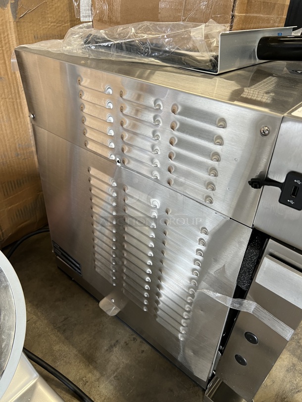 BRAND NEW SCRATCH AND DENT! 2022 TurboChef Eco Stainless Steel Commercial Countertop Electric Powered High-Speed Rapid Cook Oven. See Pictures for Cracked Glass. 208/240 Volts, 1 Phase. 17.5x26x21.5 - Image 4 of 12