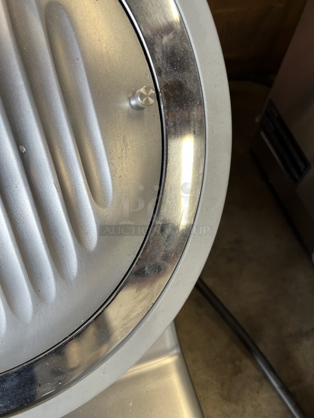 BRAND NEW SCRATCH AND DENT! 2022 Berkel B12-SLC Stainless Steel Commercial Countertop Medium-Duty Gravity Feed Manual Meat Slicer w/ Blade Sharpener. Back Knob Is Broken. 115 Volts, 1 Phase. 23x24x21. Tested and Working! - Image 10 of 11