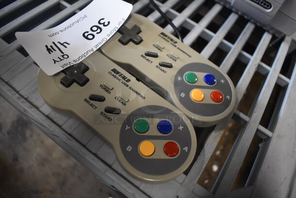 2 Buffalo iBuffalo Classic USB Gamepad for PC BSGP815GY USB controllers. 2 Times Your Bid! - Image 2 of 3