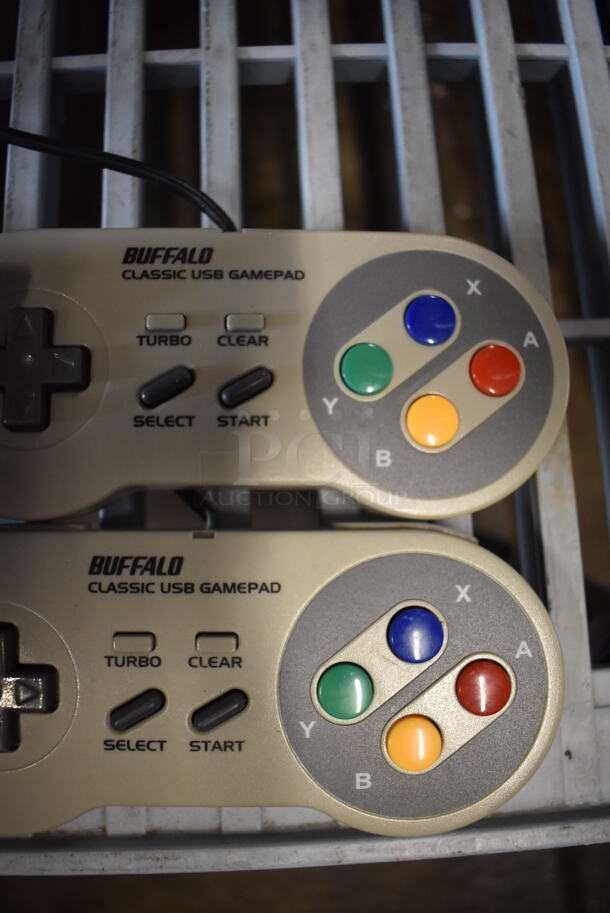 2 Buffalo iBuffalo Classic USB Gamepad for PC BSGP815GY USB controllers. 2 Times Your Bid! - Image 3 of 3