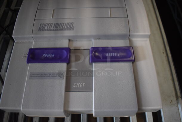 Nintendo Super Nintendo NES SNS-001 Gaming Console. 8x9.5x3 - Image 3 of 5