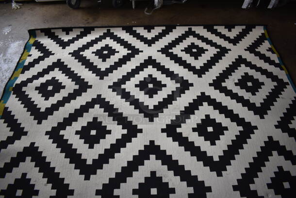 Multi Colored Rug. 79x79 - Image 5 of 6