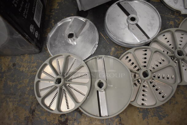 LIKE NEW! AvaMix 177CFP5D Metal Commercial Countertop Dice Continuous Feed Food Processor w/ 6 Slicing Blades, 3 Shredding Blades and 3 Large Blades. Unit Has Only Been Used a Few Times! Goes GREAT w/ Lots 154 and 155! 120 Volts, 1 Phase. 10x22x24. Tested and Working! - Image 12 of 12