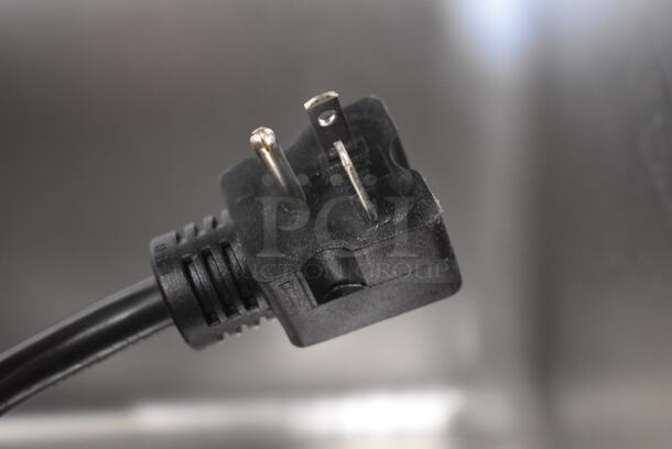 LIKE NEW! ServIt 423FW200D Stainless Steel Commercial Countertop 2 Well Food Warmer. Unit Has Only Been Used a Few Times! 120 Volts, 1 Phase. 30.5x23x0.5. Tested and Working! - Image 4 of 8