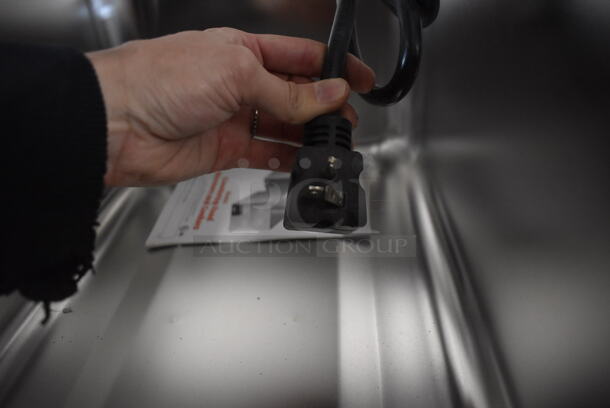 LIKE NEW! ServIt 423FW200D Stainless Steel Commercial Countertop 2 Well Food Warmer. Unit Has Only Been Used a Few Times! 120 Volts, 1 Phase. 30.5x23x0.5. Tested and Working! - Image 5 of 6