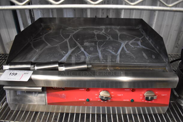 BRAND NEW SCRATCH AND DENT! Avantco 177EG24N Stainless Steel Commercial Countertop Electric Powered Flat Top Griddle. Missing One Foot. 208/240 Volts, 1 Phase. 24x20x10. Tested and Working! - Image 1 of 7