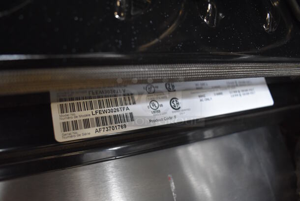 BRAND NEW SCRATCH AND DENT! Frigidaire LFEW3026TFA Stainless Steel Single Deck Electric Powered Oven. 120-208/240 Volts. 30x28x29. Tested and Working! - Image 5 of 5