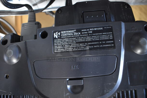 Nintendo 64 NUS-001 Countertop Video Game Console w/ 4 Controllers and 8 Various Games. 10.5x9x3 - Image 7 of 7