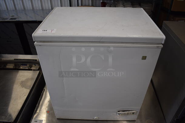 General Electric FCM5SUCWW Metal Chest Freezer. 115 Volts, 1 Phase. 29x23x33. Tested and Powers On But Does Not Get Cold - Image 1 of 5