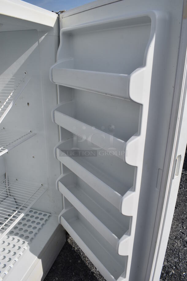Frigidaire FFFH17F1RW0 Metal Single Door Reach In Freezer. 115 Volts, 1 Phase. 34x29x68. Tested and Working! - Image 5 of 6