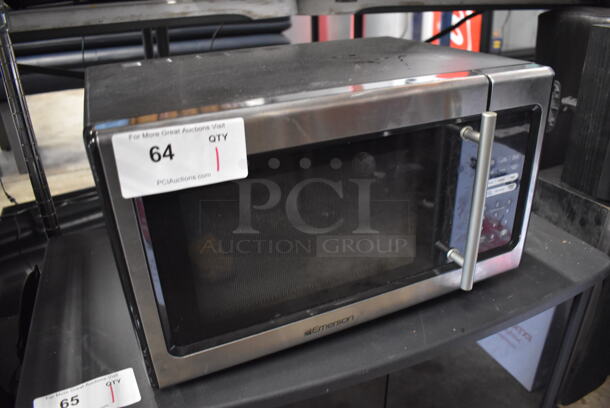 2014 Emerson MW9338SB Countertop Microwave Oven w/ Plate. 120 Volts, 1 Phase. 19x15x11 - Image 2 of 6
