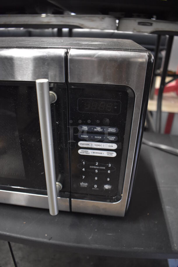 2014 Emerson MW9338SB Countertop Microwave Oven w/ Plate. 120 Volts, 1 Phase. 19x15x11 - Image 3 of 6