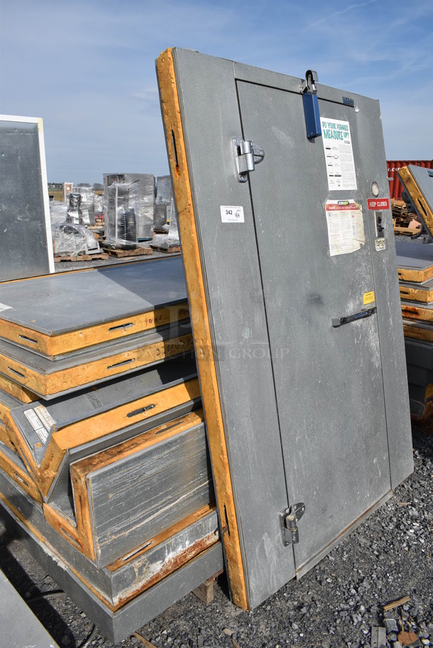 6'x8' Norlake SELF CONTAINED Walk In Cooler Box w/ Copeland RSE4-0075-IAV-204 208/230 Volt, 1 Phase Compressor and Norlake CPB0751C 208-230 Volt, 1 Phase Condenser. Picture of the Unit Before Removal Is Included In the Listing.
 - Image 10 of 10