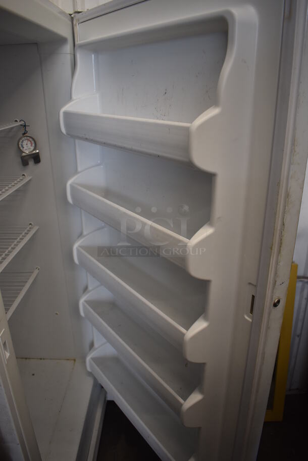 Electrolux FFFH17F2QWB Metal Single Door Reach In Freezer. 115 Volts, 1 Phase. 34x29x67. Tested and Working! - Image 3 of 5