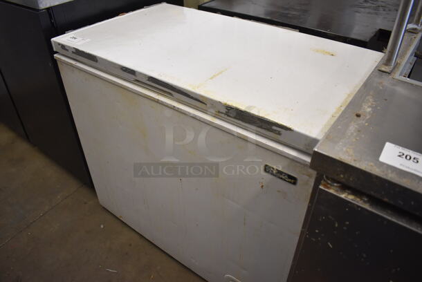Magic Chef HMCF7W2 Metal Chest Freezer. 115 Volts, 1 Phase. 37x23x33. Tested and Working! - Image 3 of 5