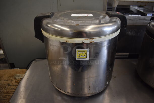 Thunder Group SEJ-22000 Stainless Steel Commercial Countertop Rice Cooker. 120 Volts, 1 Phase. 18x16x16. Tested and Working!