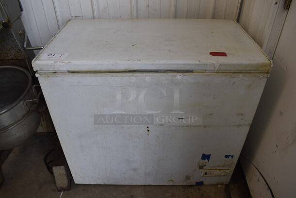 General Electric FCM7SUFWW Chest Freezer. 115 Volts, 1 Phase. 37x21x33.5. Tested and Working!