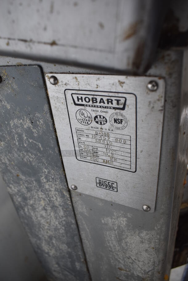 Hobart D-300 Metal Commercial Floor Style 30 Quart Planetary Dough Mixer w/ Metal Mixing Bowl. 115 Volts, 1 Phase. 22x28x47. Tested and Working! - Image 8 of 8
