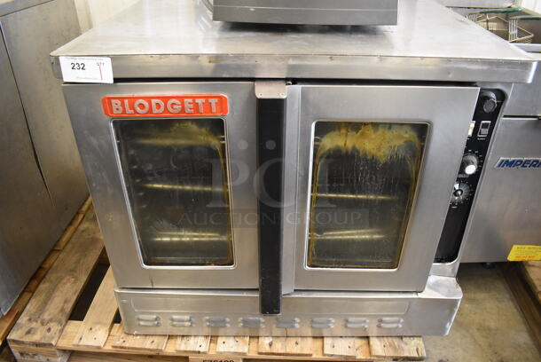 Blodgett Stainless Steel Commercial Natural Gas Powered Full Size Convection Oven w/ View Through Doors, Metal Oven Racks and Thermostatic Controls. 38x38x33