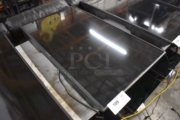 Sceptre H40 40" Television w/ Metal Wall Mount. 100-240 Volts, 1 Phase. Buyer Must Pick Up - We Will Not Ship This Item. Tested and Working! - Image 4 of 7